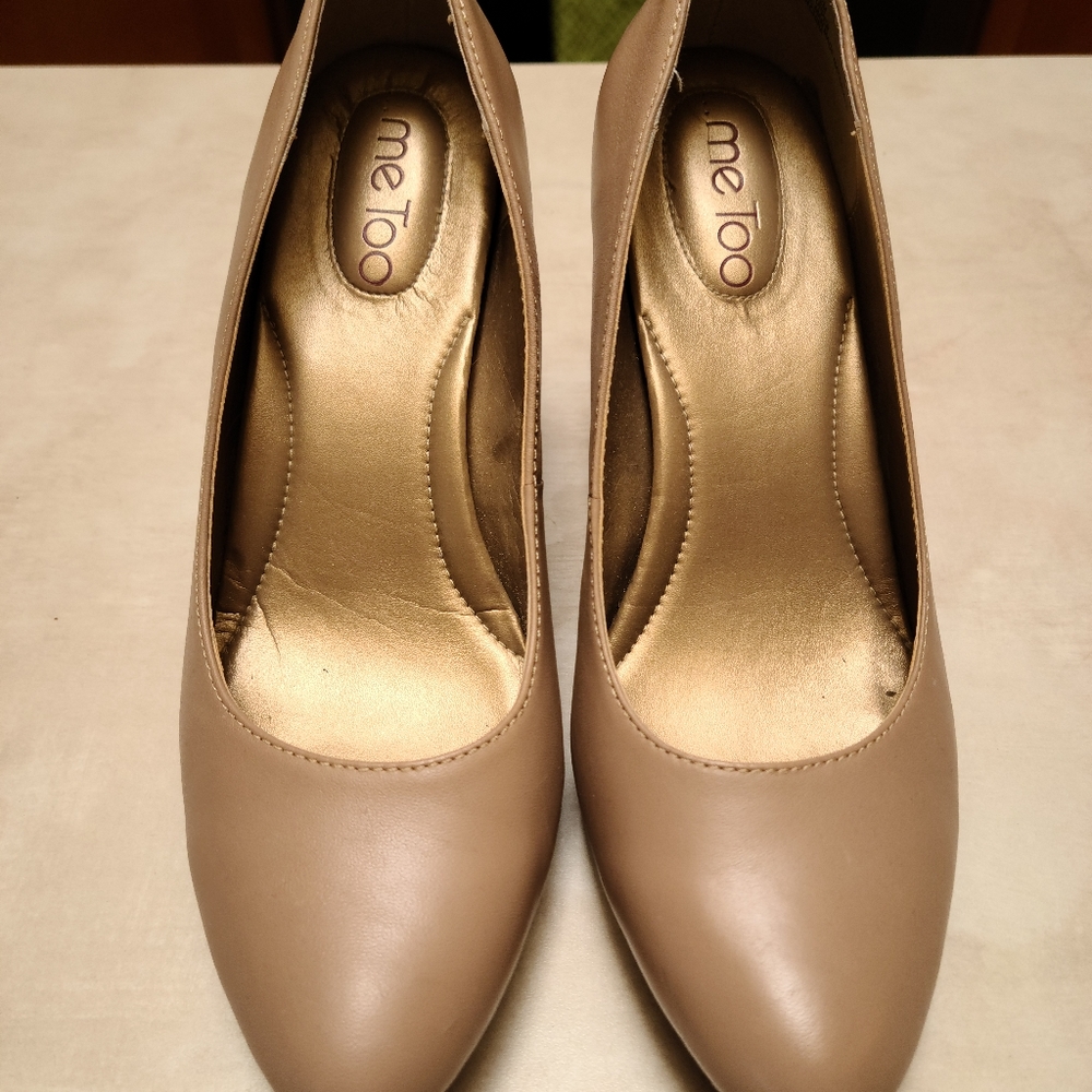 Tan, round toe heels